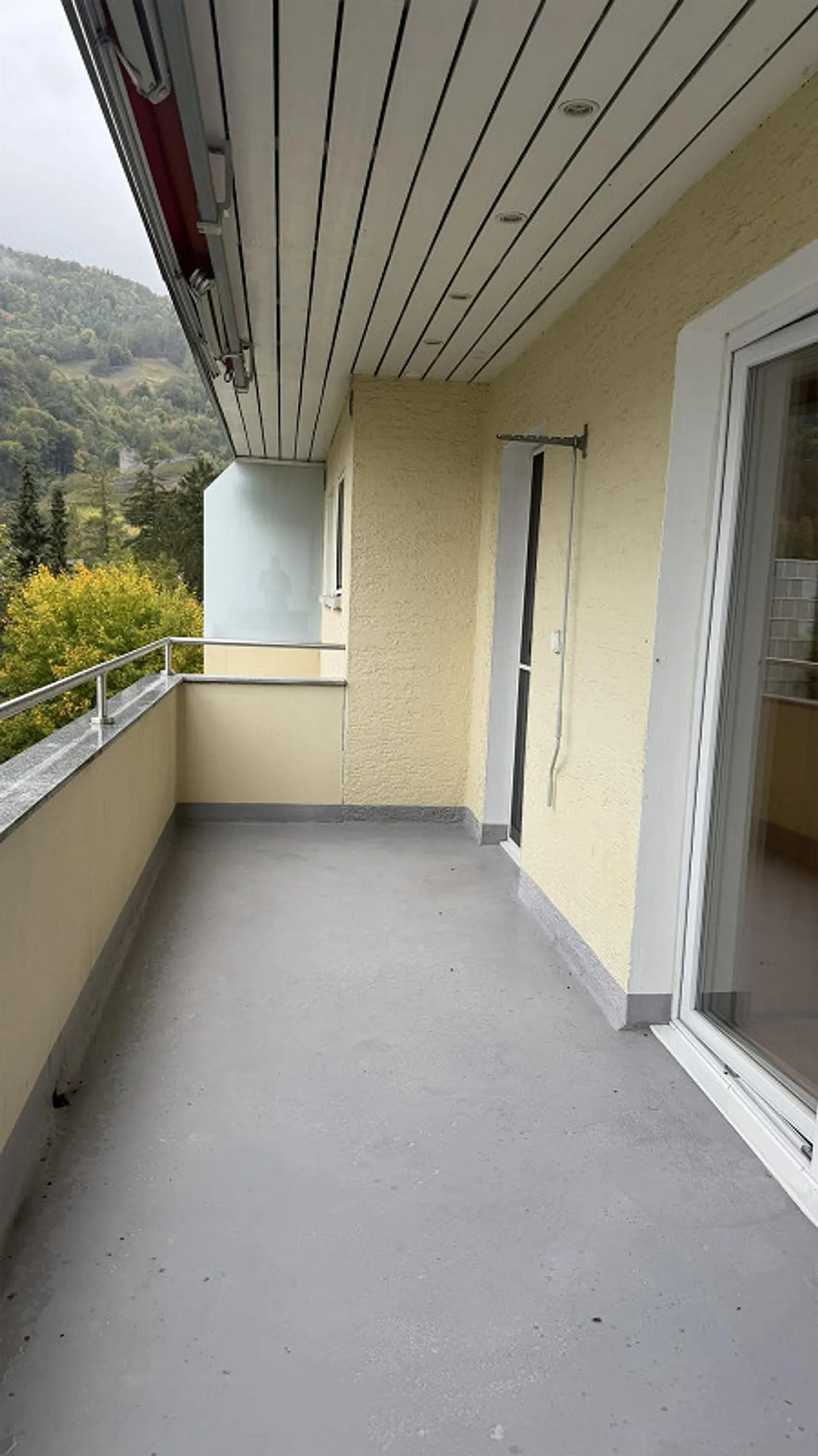 3.5 Room Apartment - Photo 2 of 12