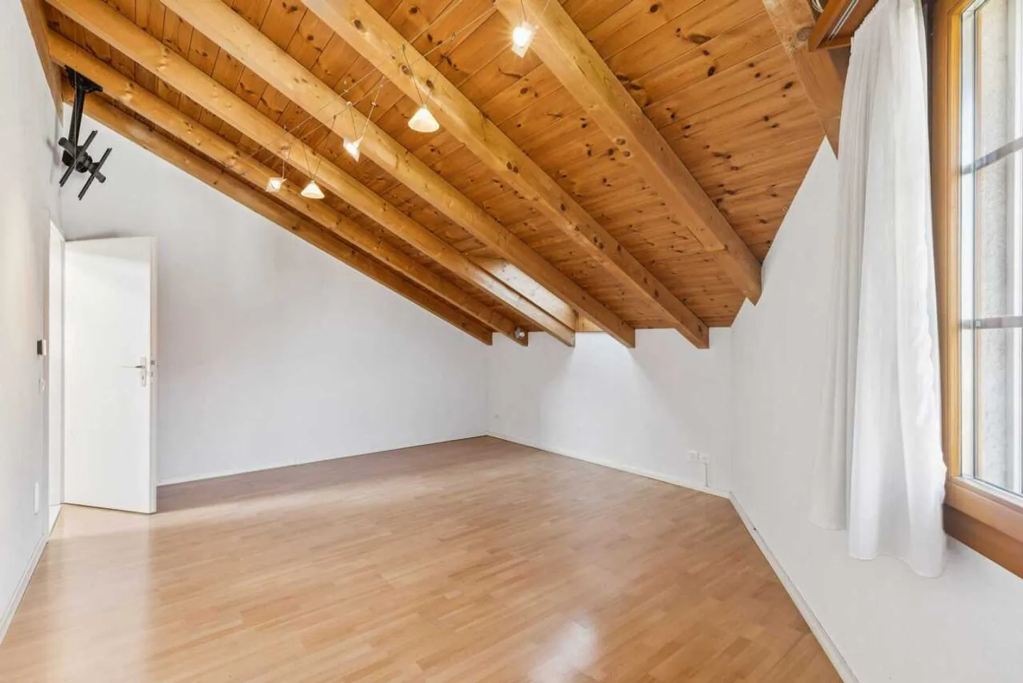 Assicurati la tua nuova casa: Maisonette di 6,5 stanze con sala hobby e balcone - Foto 8 di 13