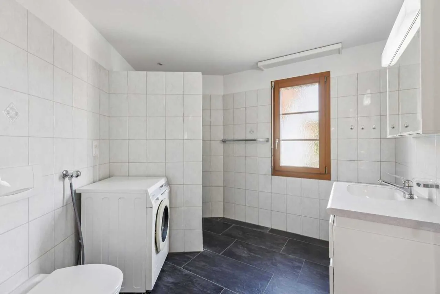 Assicurati la tua nuova casa: Maisonette di 6,5 stanze con sala hobby e balcone - Foto 12 di 13