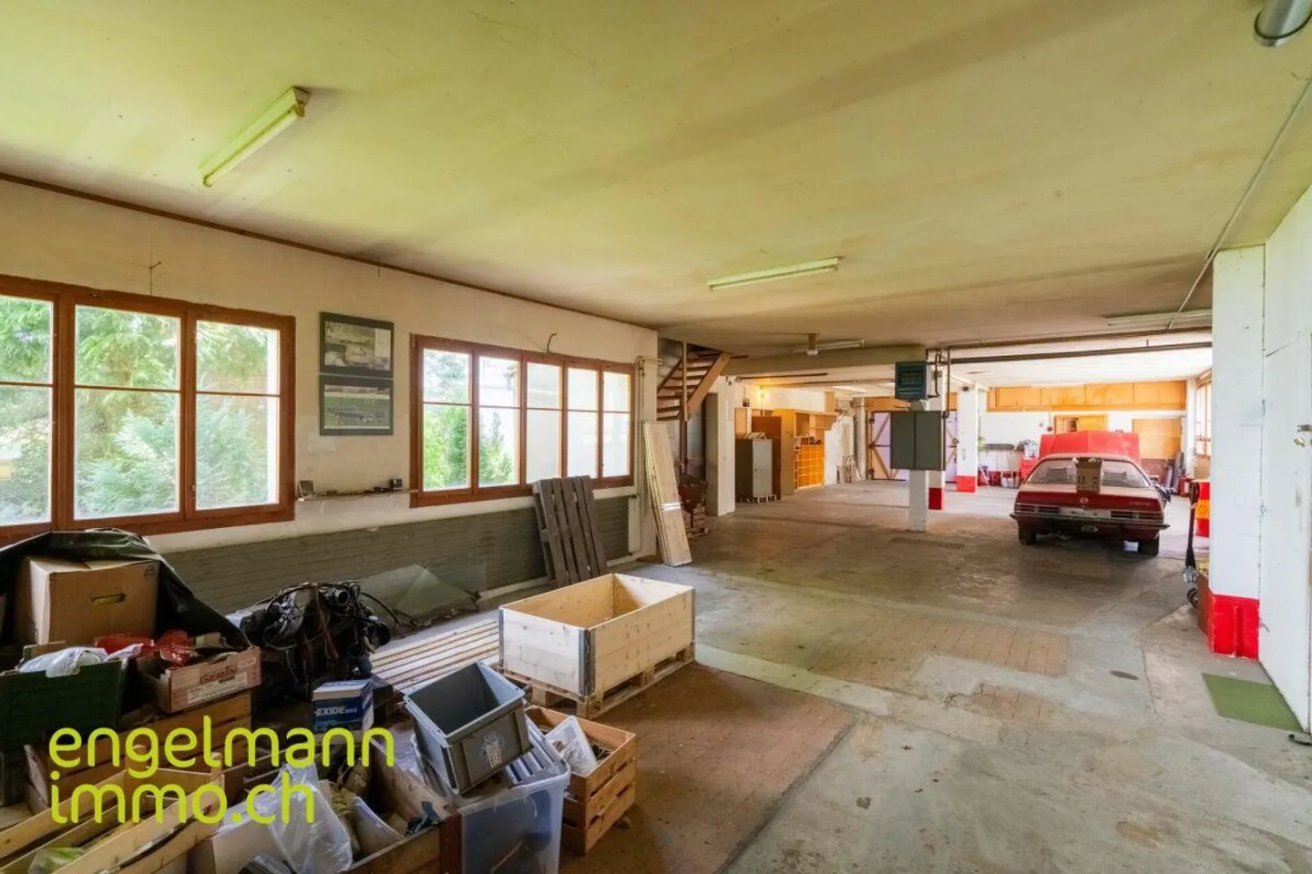 Wohngebäude mit Garagen + Werkstatt - Foto 14 von 17