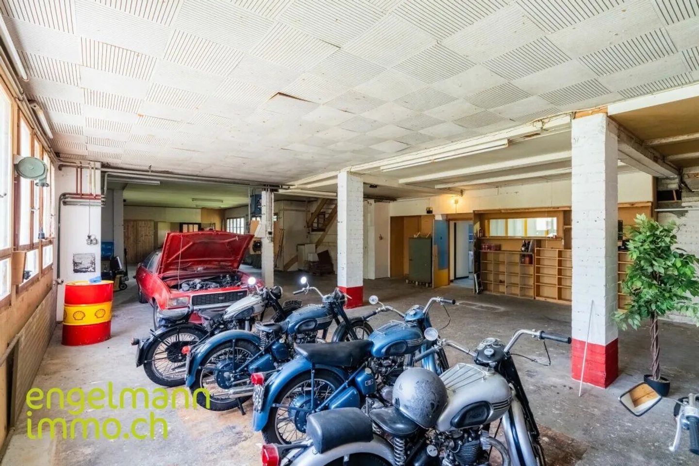 Wohngebäude mit Garagen + Werkstatt - Foto 15 von 17