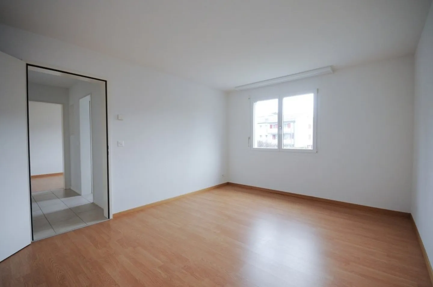 Apartment for rent - Photo 3 of 11