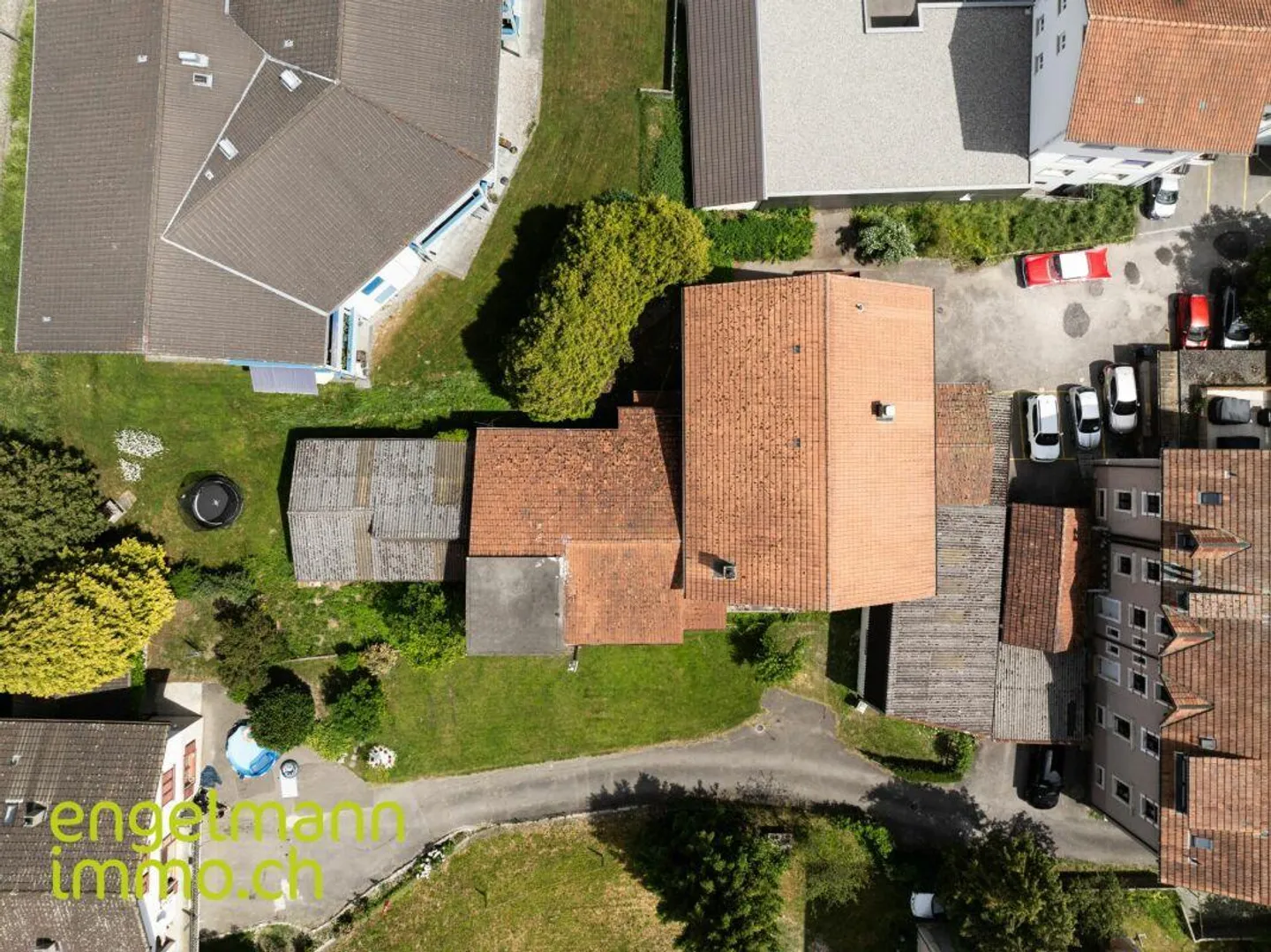 Wohngebäude mit Garagen + Werkstatt - Foto 4 von 17