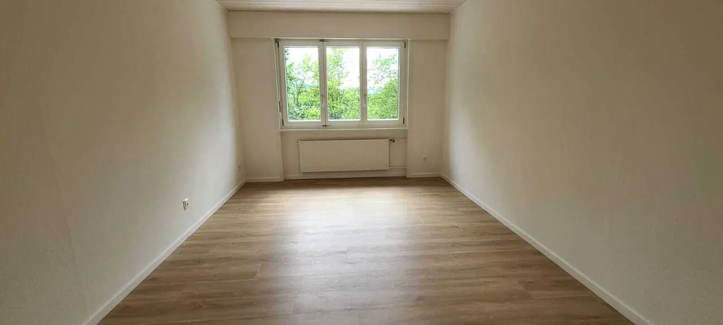 Edificio residenziale e commerciale attraente con magazzino e 3 appartamenti - Foto 12 di 15