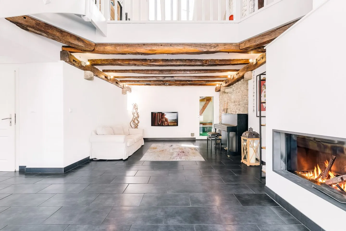 Esclusività - Casa indipendente completamente ristrutturata con grande studio e garage - Foto 5 di 13