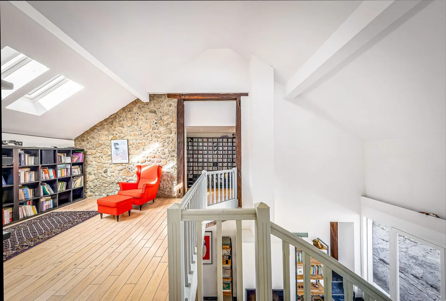 Esclusività - Casa indipendente completamente ristrutturata con grande studio e garage - Foto 8 di 13