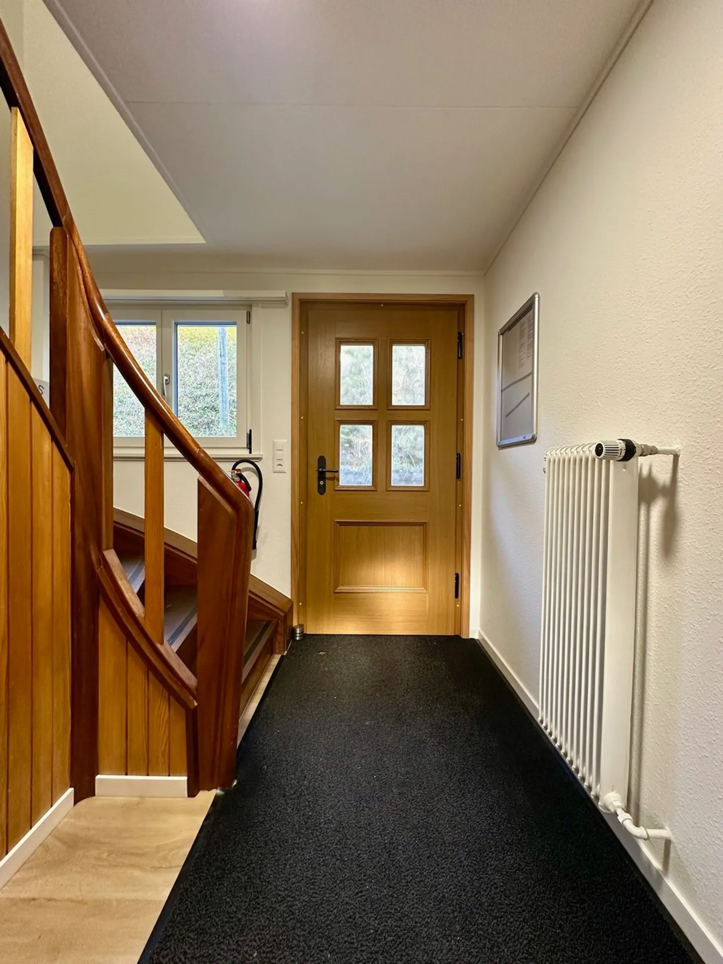 Edificio residenziale e commerciale attraente con magazzino e 3 appartamenti - Foto 15 di 15