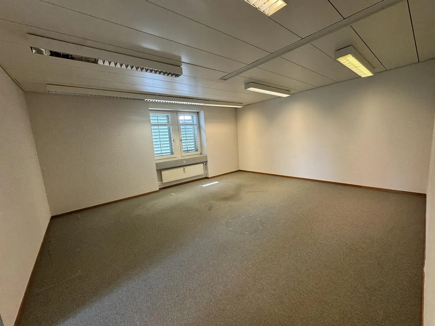 Practical workspace in a central location in Rorschach - Photo 2 of 4