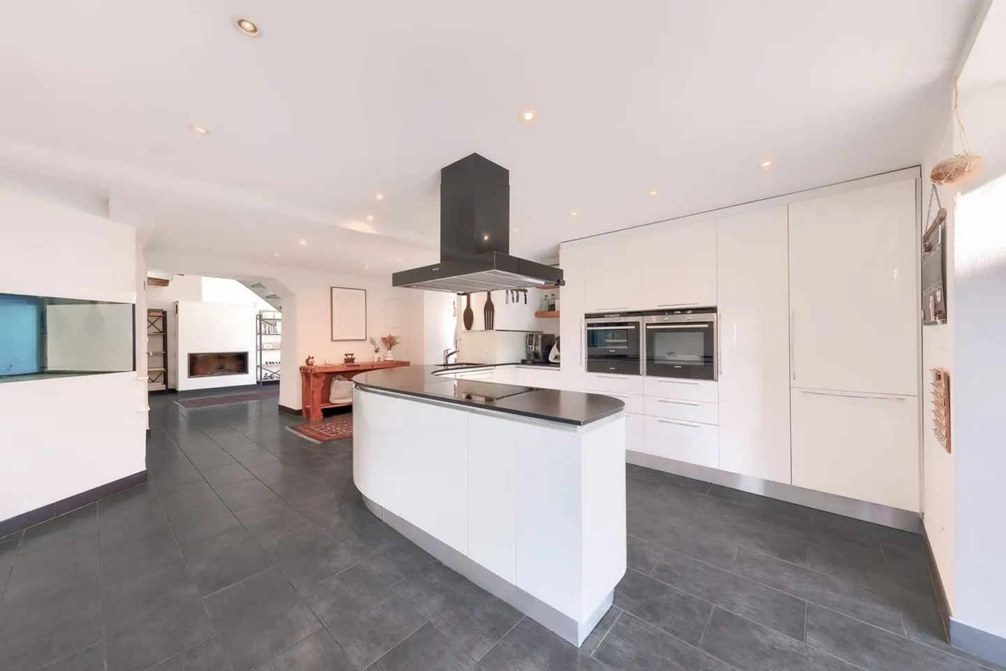 Esclusività - Casa indipendente completamente ristrutturata con grande studio e garage - Foto 6 di 13