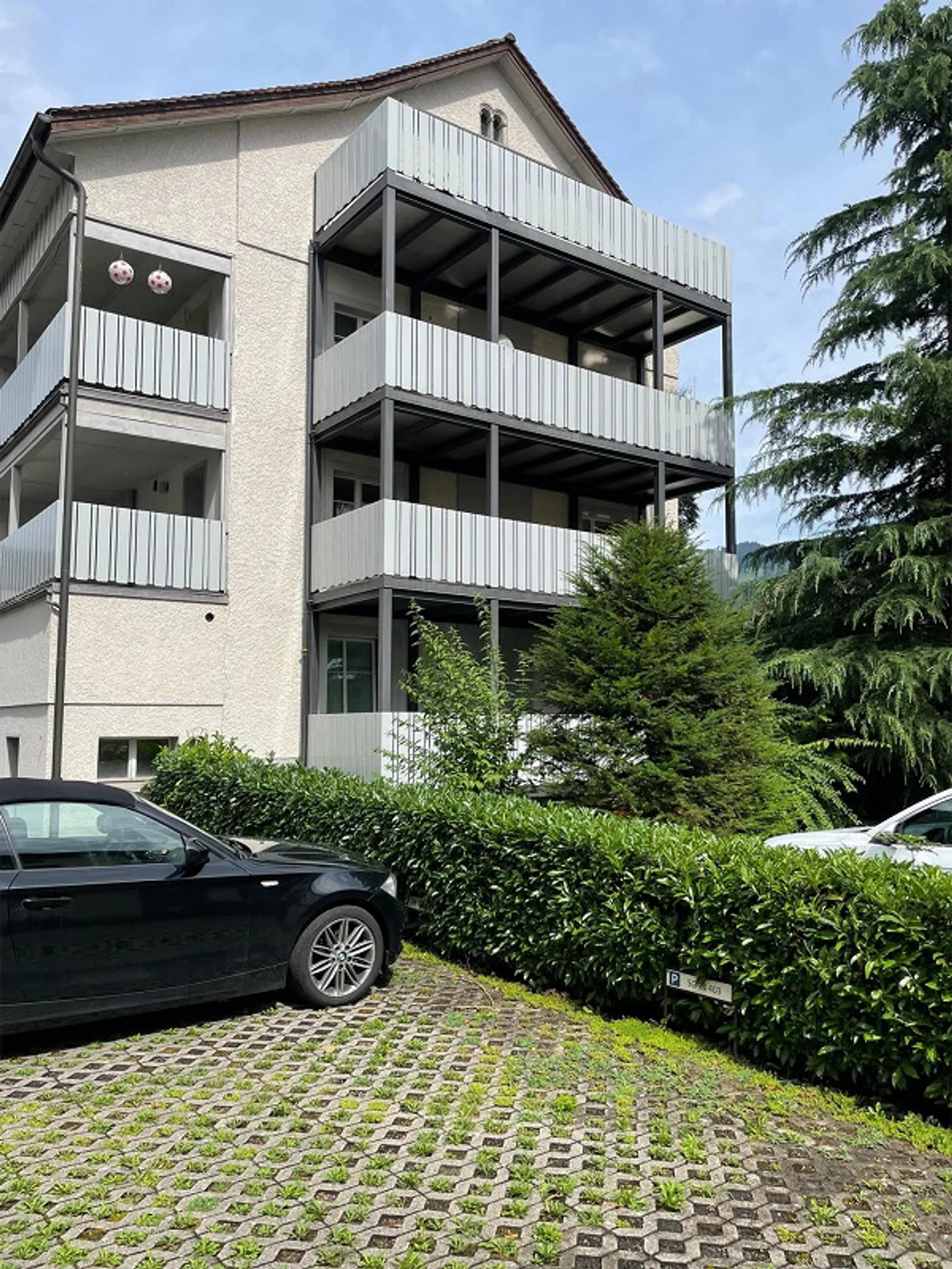 Schöne 4 1/2 Zimmer-Wohnung  in gepflegtem Altbau - Foto 1 von 8