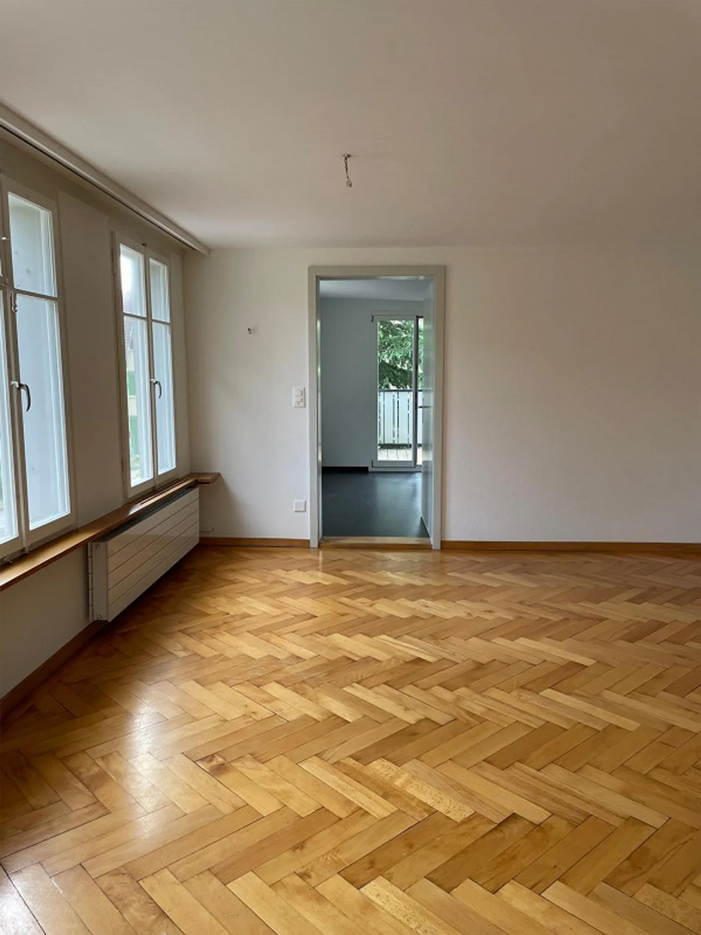 Schöne 4 1/2 Zimmer-Wohnung  in gepflegtem Altbau - Foto 2 von 8