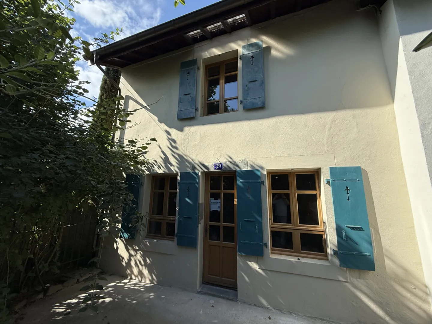 Renovated triplex of 127 m² in the heart of the village of Landecy, eligible for Casatax - Photo 1 of 9