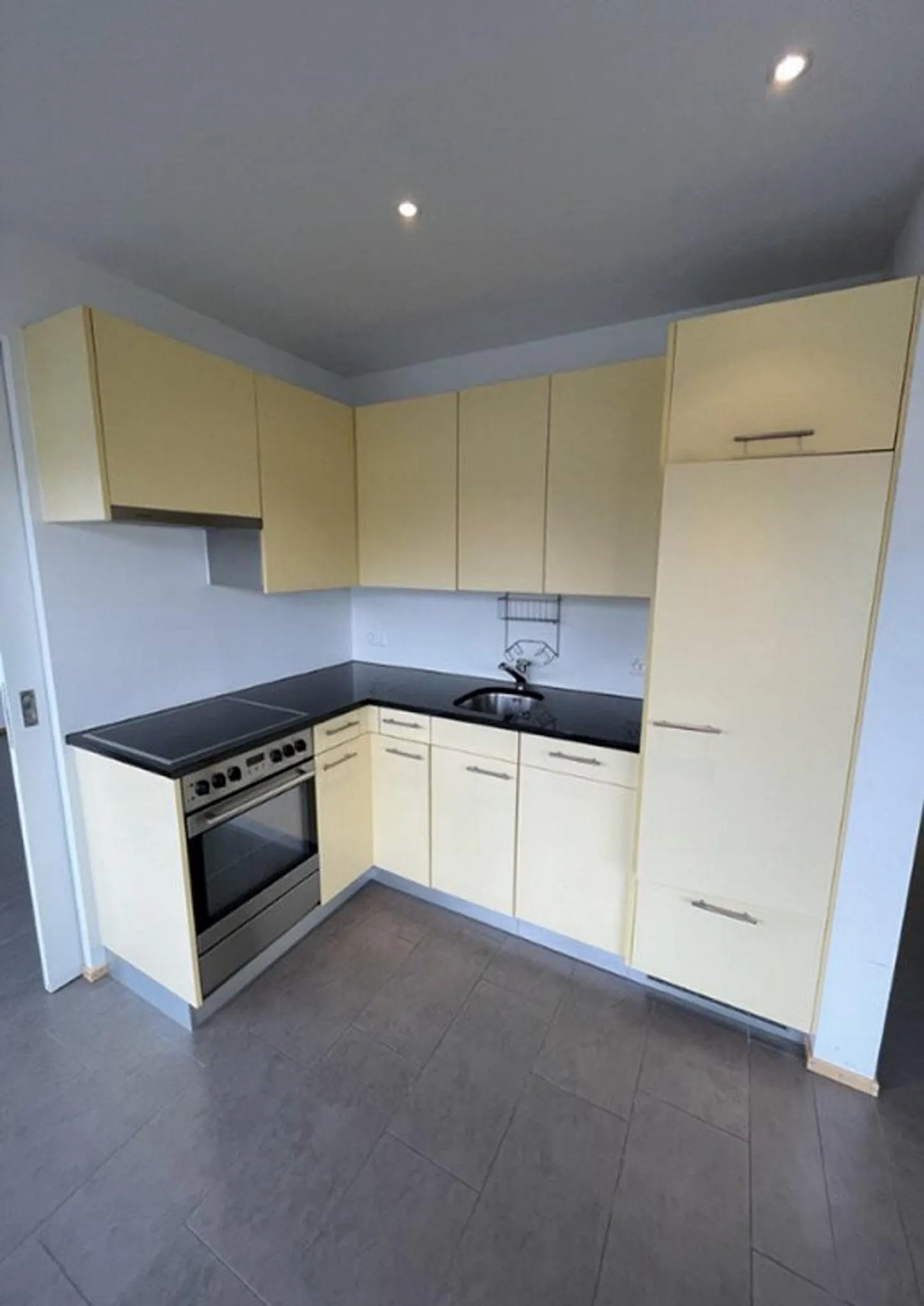 Moderne 2.5-Zimmer-Wohnung - Foto 1 von 8