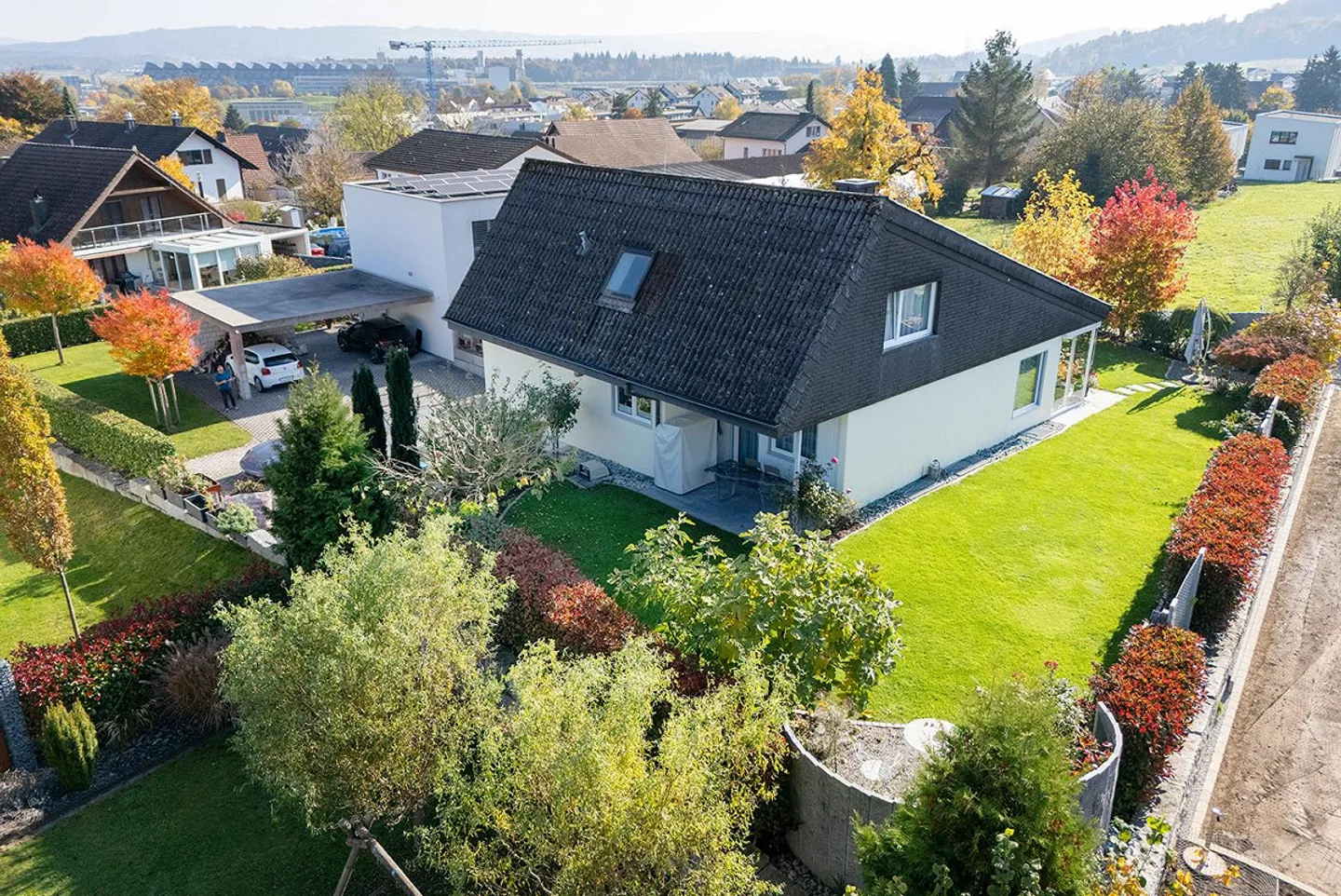 Attractive Single-Family Home with Hobby Room and Well-Maintained Garden - Photo 2 of 12