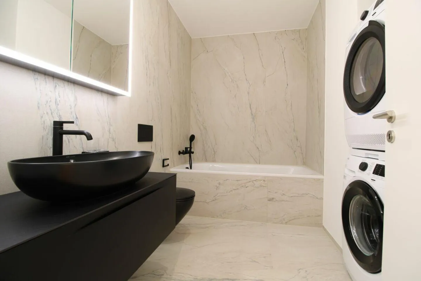 Vie Élevée avec Vue sur le Grand Parc du Quartier Ziegelei... - Photo 7 sur 9