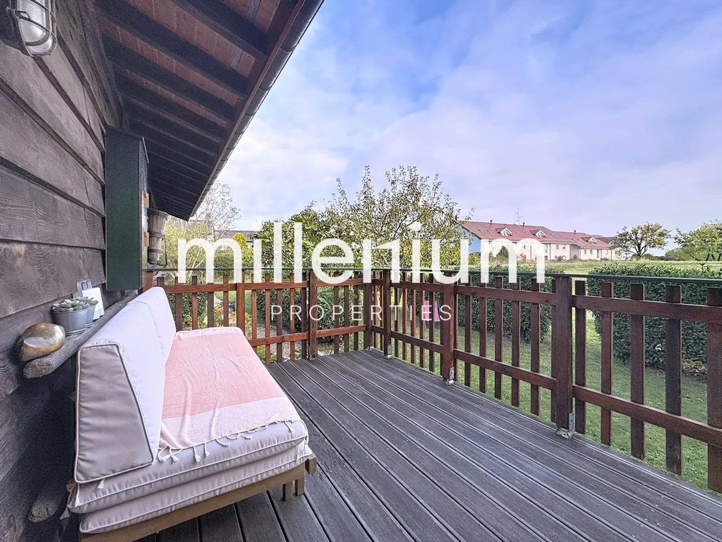 Beautiful furnished Loft-style apartment in Plan-Les-Ouates - Photo 11 of 12