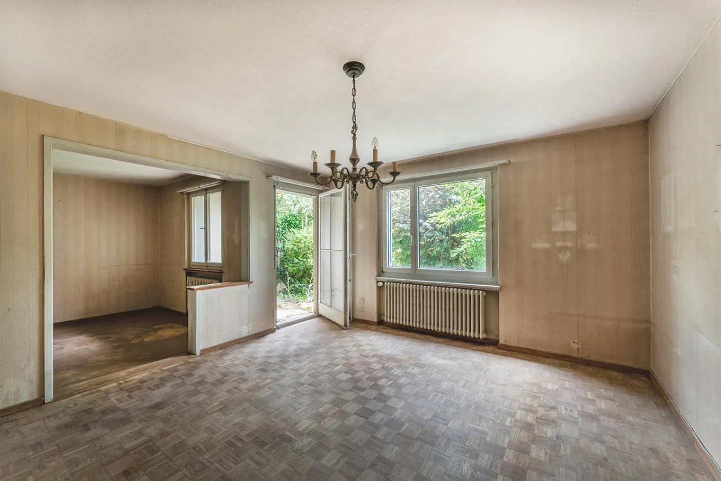 Charmante maison mitoyenne dans un emplacement calme avec potentiel de développement - Photo 2 sur 10