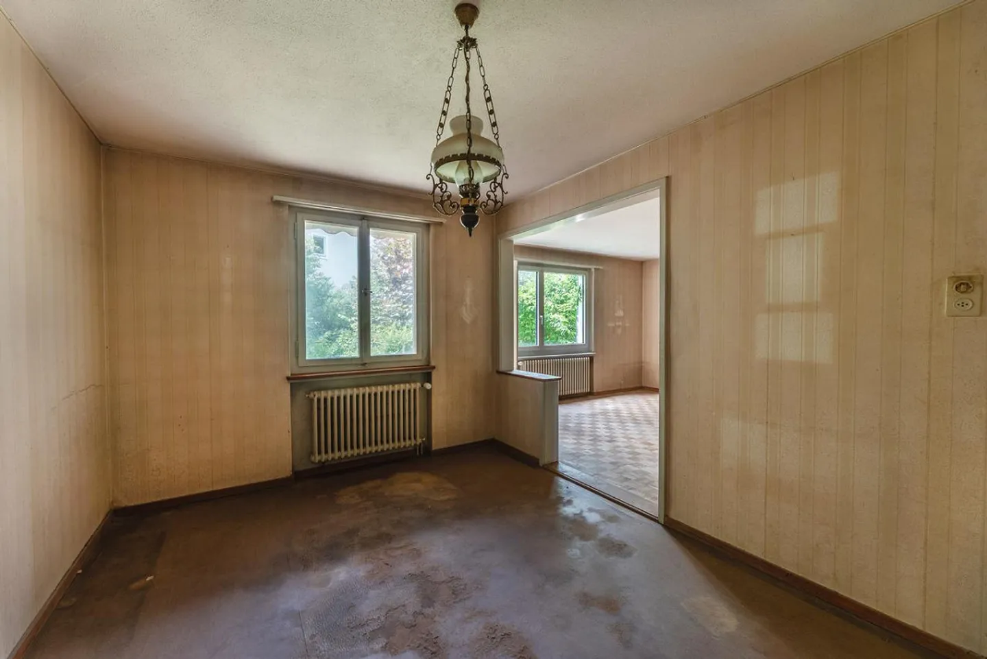 Charmante maison mitoyenne dans un emplacement calme avec potentiel de développement - Photo 3 sur 10