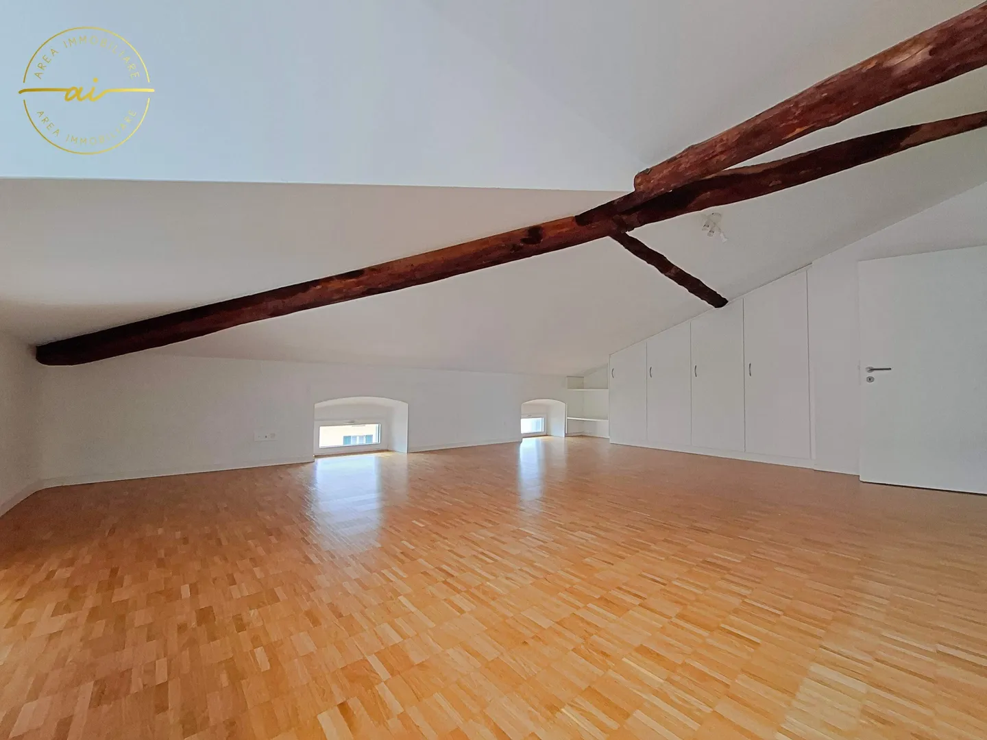 ATTIC MANSARDÉ DE 3.5 PIÈCES - Photo 5 sur 9