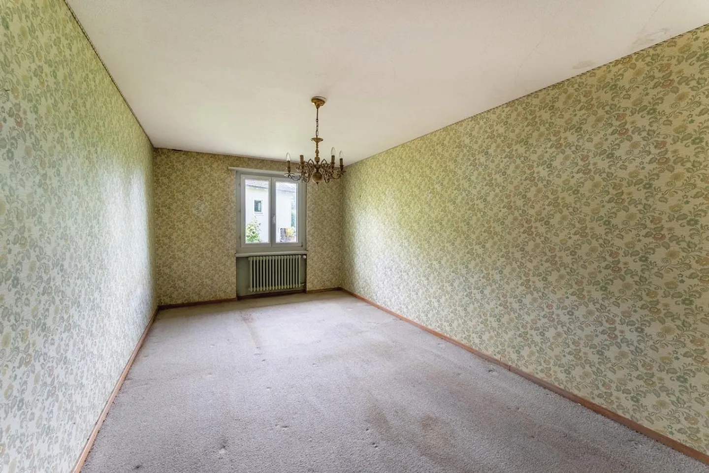 Charmante maison mitoyenne dans un emplacement calme avec potentiel de développement - Photo 6 sur 10