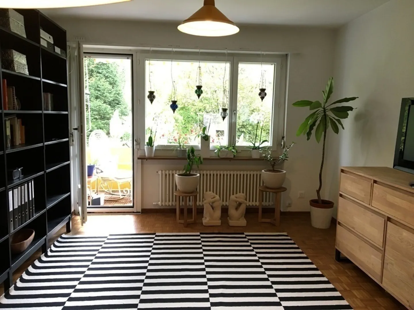 ONLY INDIVIDUAL 2.5 ROOM APARTMENT IN ZURICH - DISTRICT 11 AFFOLTERN, FURNISHED - Photo 1 of 10
