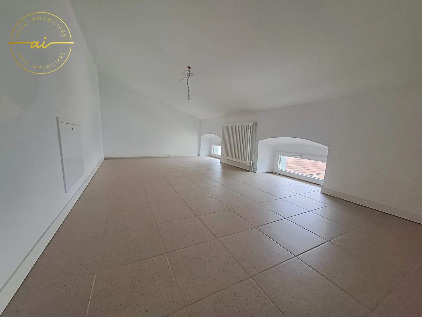 ATTIC MANSARDÉ DE 3.5 PIÈCES - Photo 9 sur 9