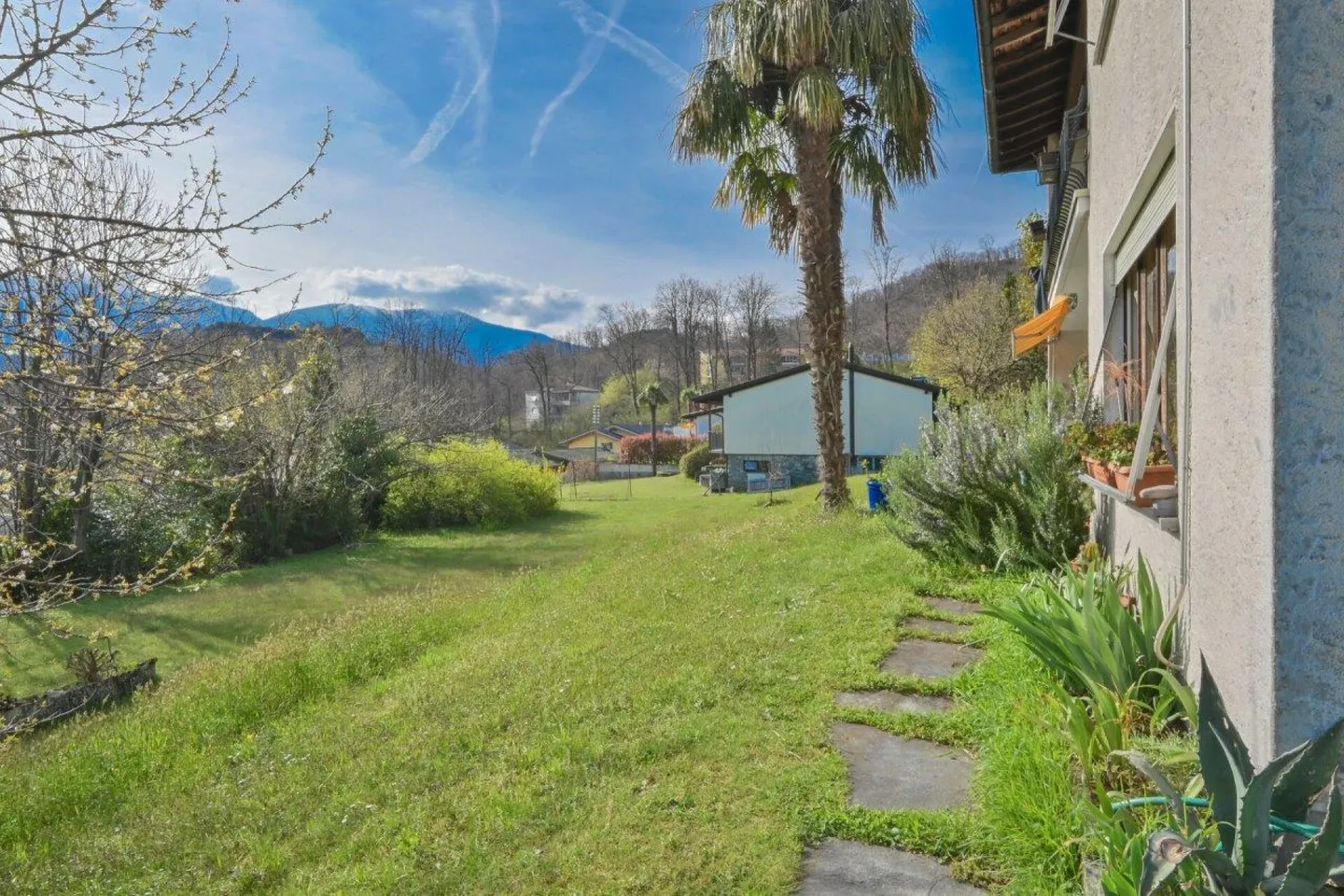 Grande terreno edificabile con casa bifamiliare / Grosses Bauland mit Zweifamilienhaus - Foto 9 di 11