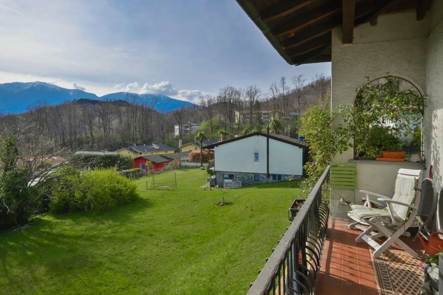 Grande terreno edificabile con casa bifamiliare / Grosses Bauland mit Zweifamilienhaus - Foto 10 di 11