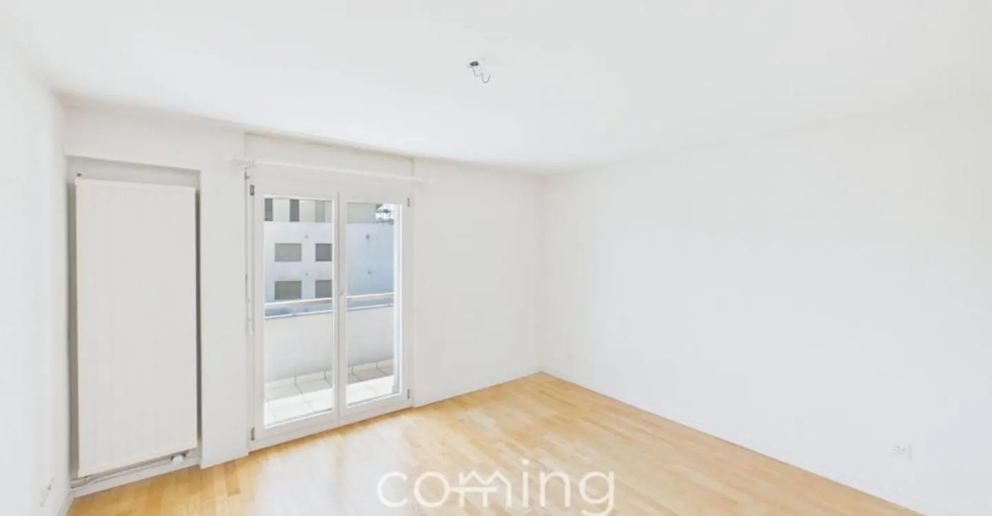 Appartement de 4,5 pièces modernisé à Riedholz avec vue sur la montagne et balcon - Photo 8 sur 11