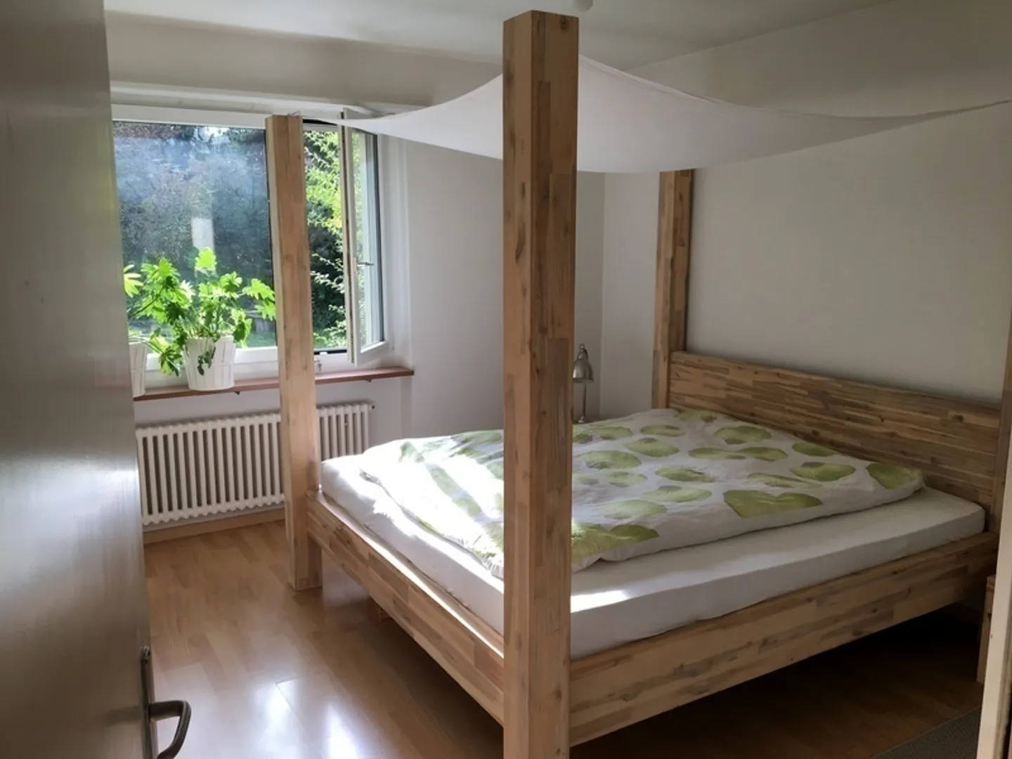 ONLY INDIVIDUAL 2.5 ROOM APARTMENT IN ZURICH - DISTRICT 11 AFFOLTERN, FURNISHED - Photo 3 of 10
