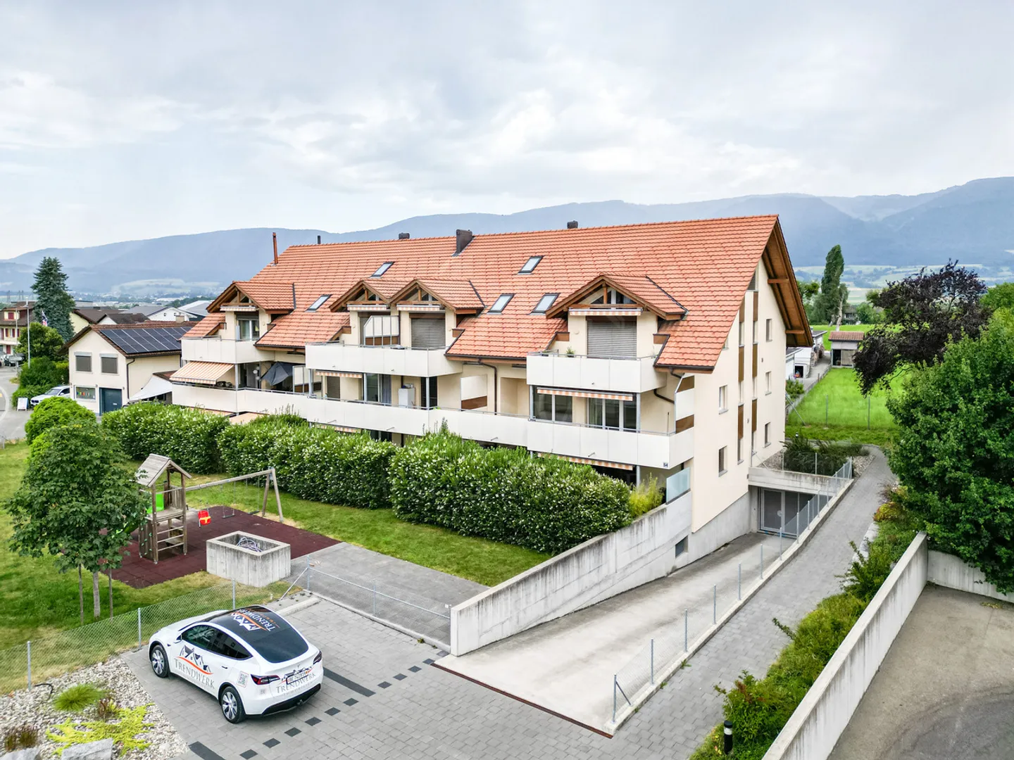 Appartamento moderno di 4,5 stanze con due posti auto a Leuzigen - Foto 16 di 16