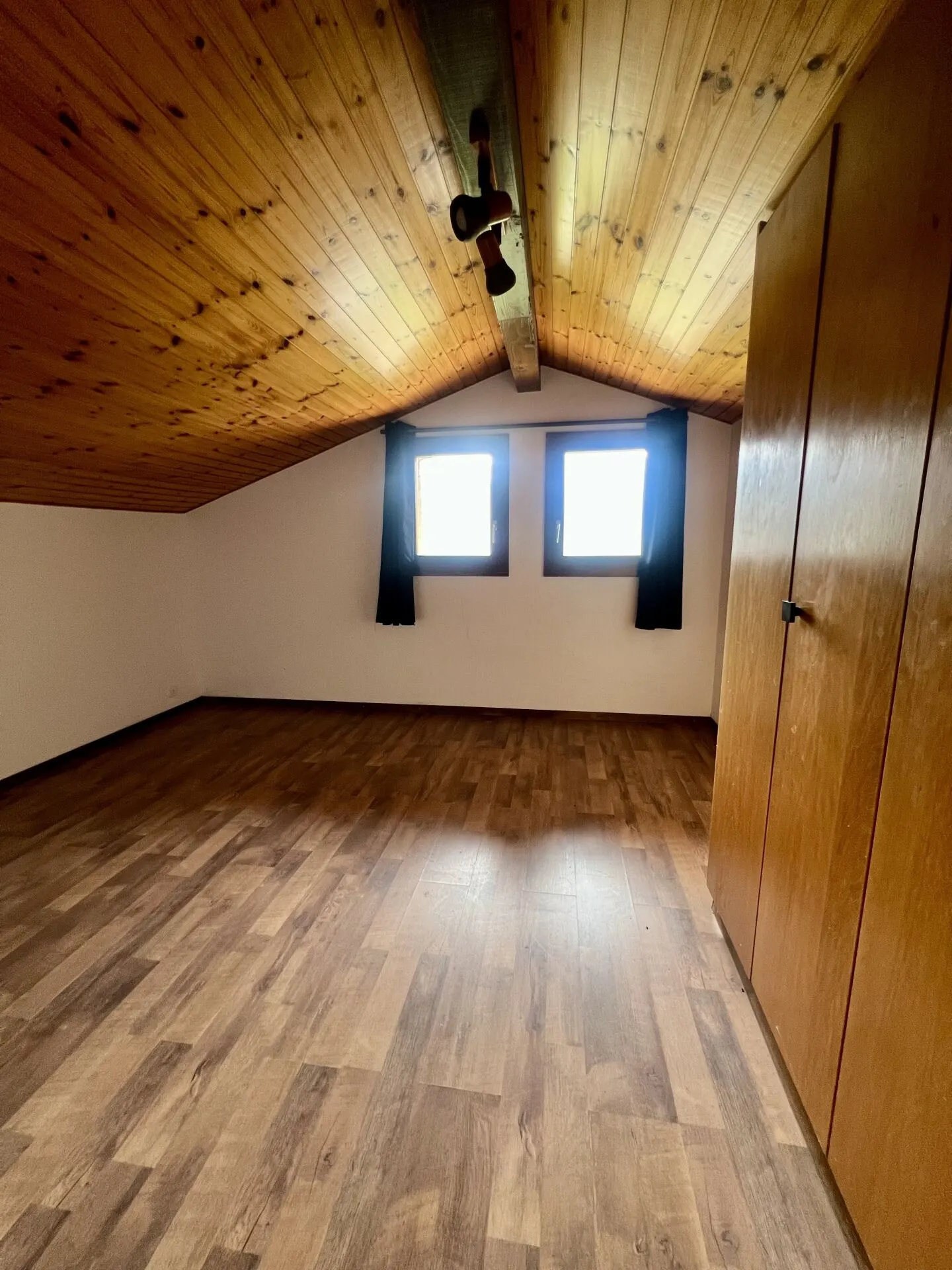 4,5 Zimmer unter dem Dach in ruhiger Lage - Foto 11 von 11
