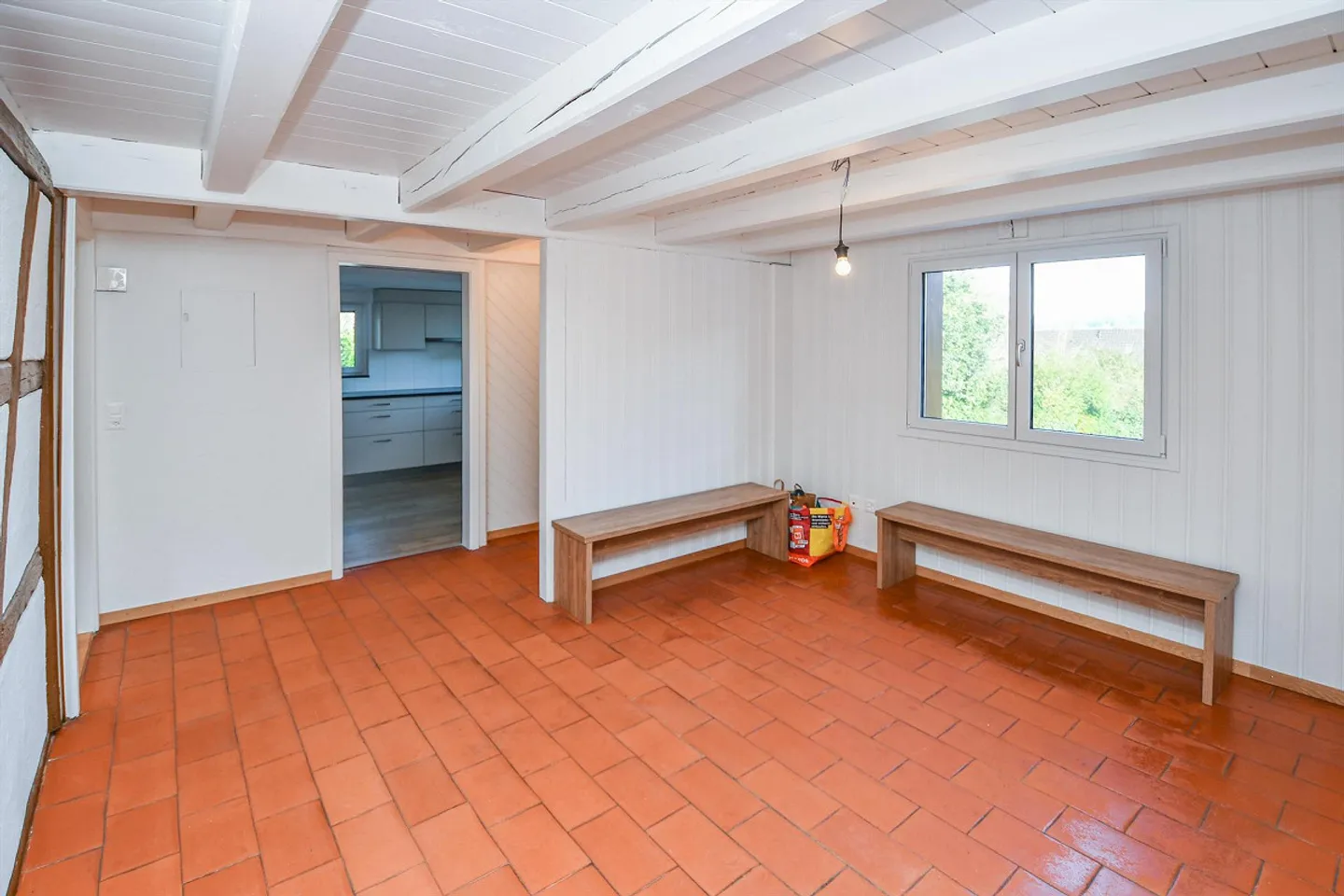 Sezione di casa affascinante con grande giardino e atmosfera rustico-moderna - Foto 2 di 18