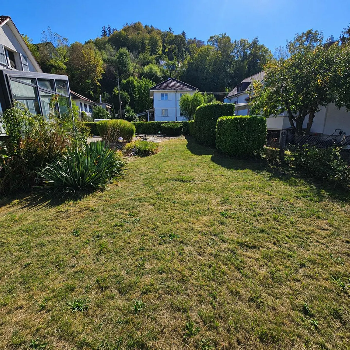 VILLA UNIFAMILIARE CON GRANDE GIARDINO - IN AFFITTO TEMPORANEAMENTE - Foto 7 di 8