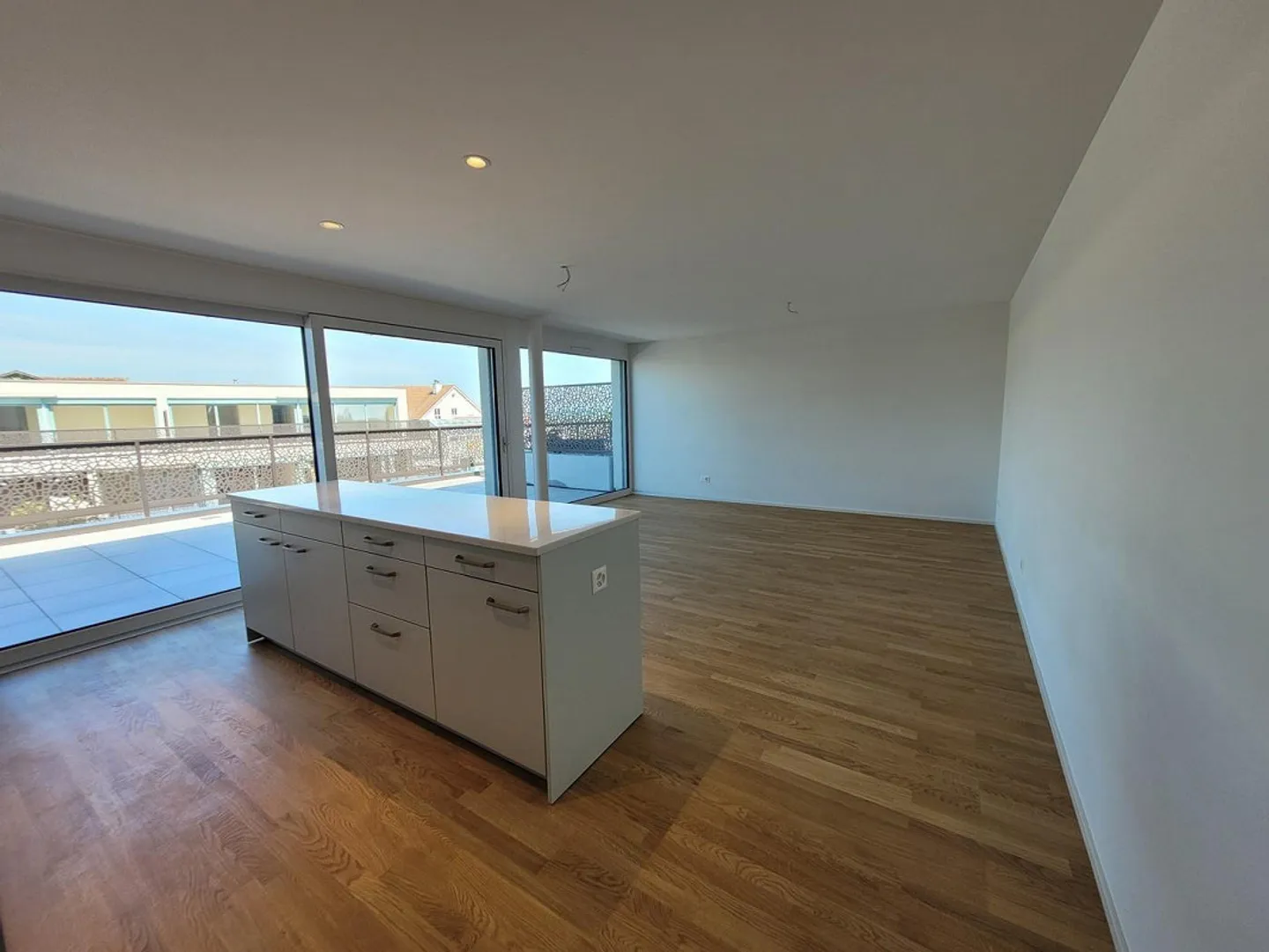 4.5 Zimmer-Attika-Wohnung mit Weitsicht bis zum See - Foto 5 von 13