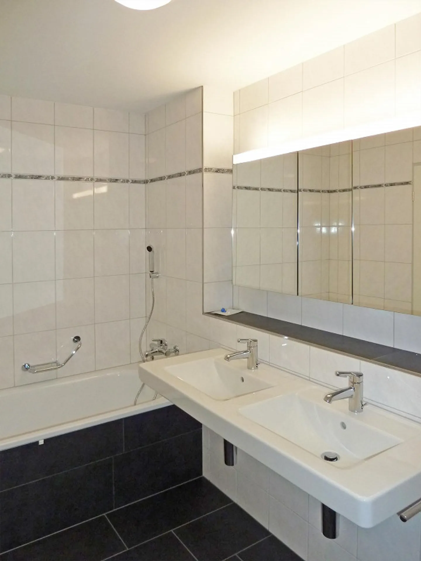 Gehobene 3.5-Zimmer-Wohnung im 3. OG - Foto 2 von 9