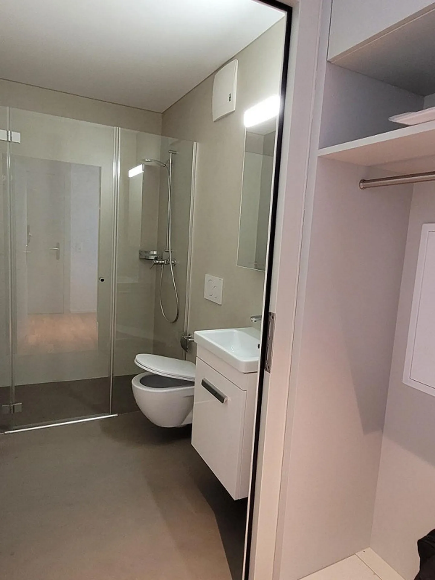 4.5 Zimmer-Attika-Wohnung mit Weitsicht bis zum See - Foto 8 von 13