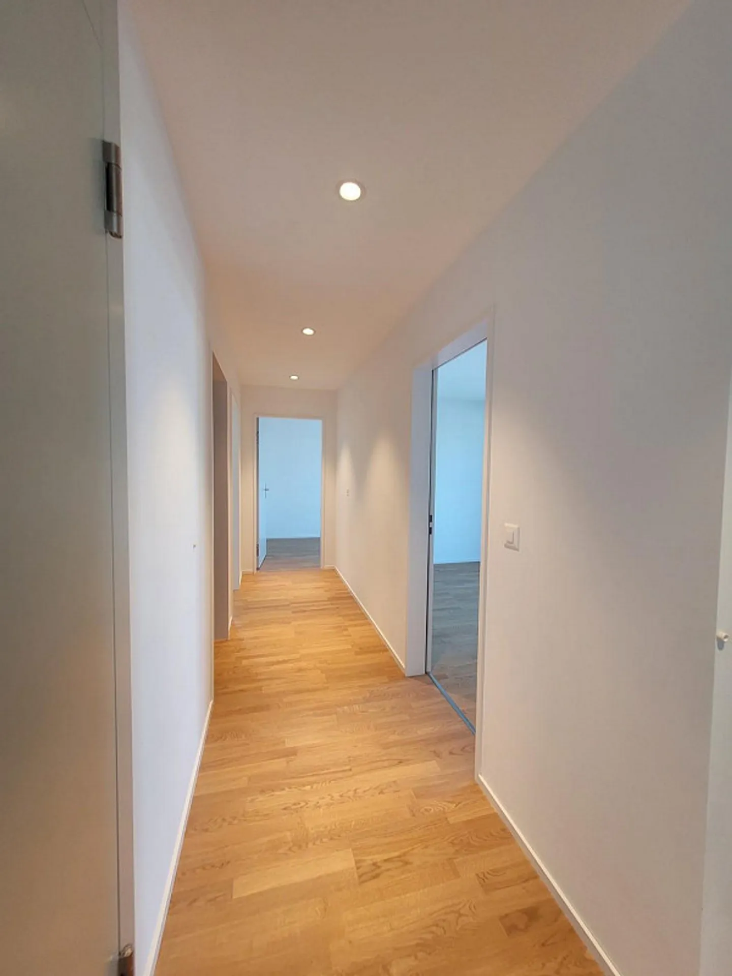 4.5 Zimmer-Attika-Wohnung mit Weitsicht bis zum See - Foto 11 von 13