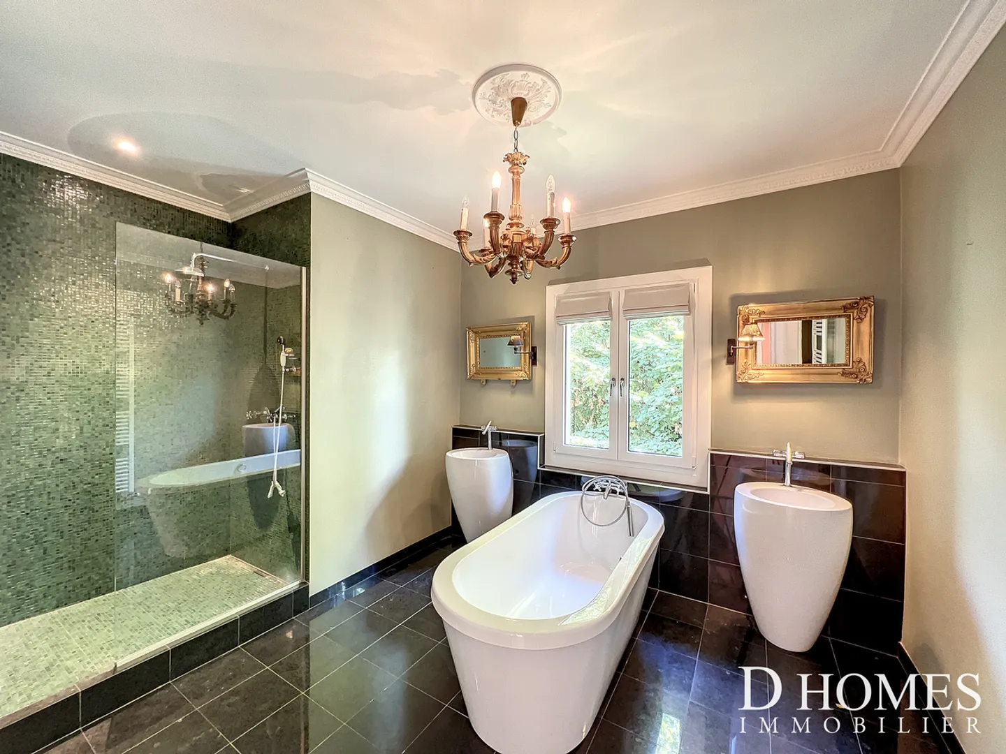 EXCLUSIVITY I Charming property with outbuilding and tree-lined garden - Photo 6 of 13