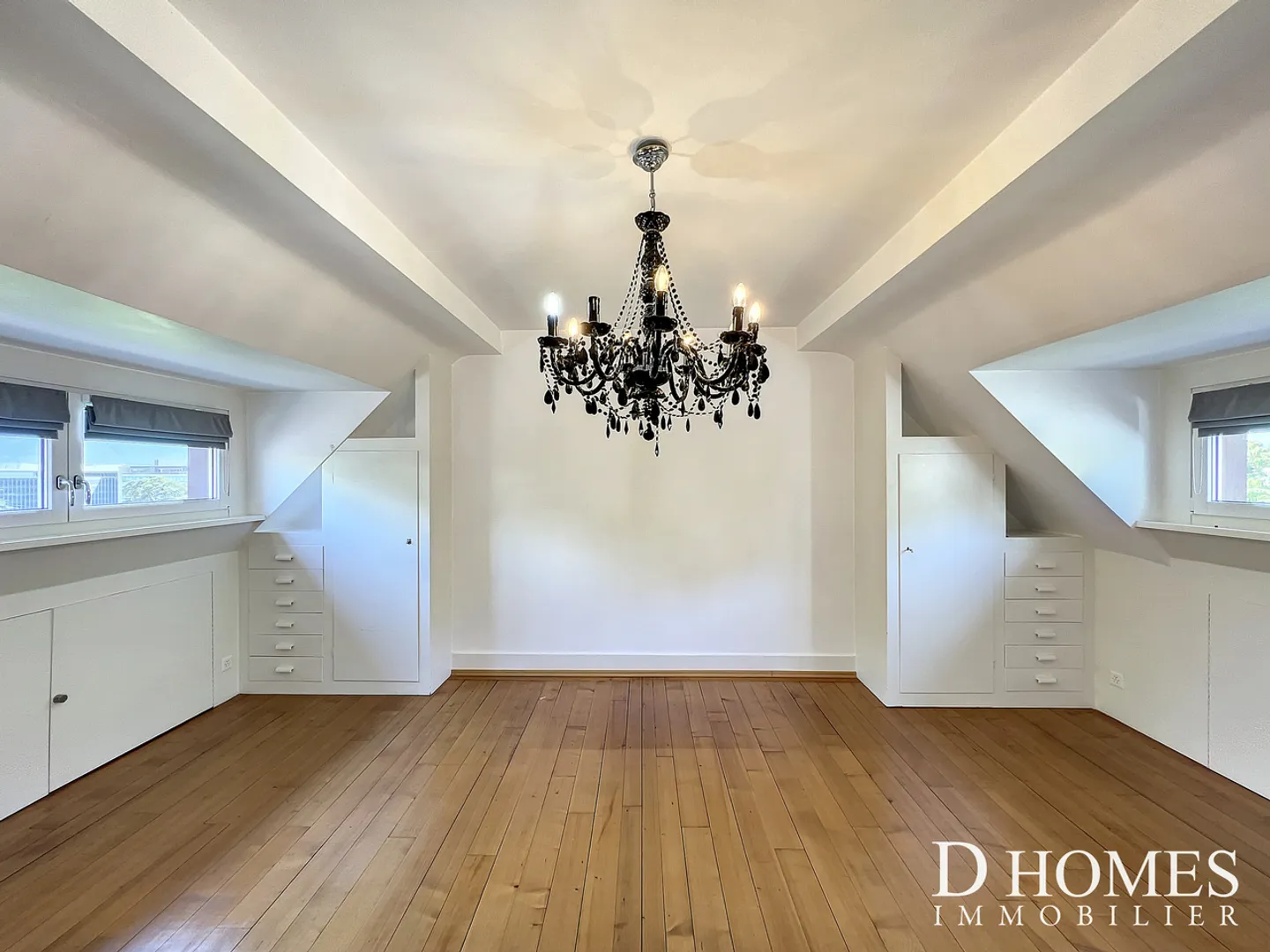 EXCLUSIVITY I Charming property with outbuilding and tree-lined garden - Photo 9 of 13