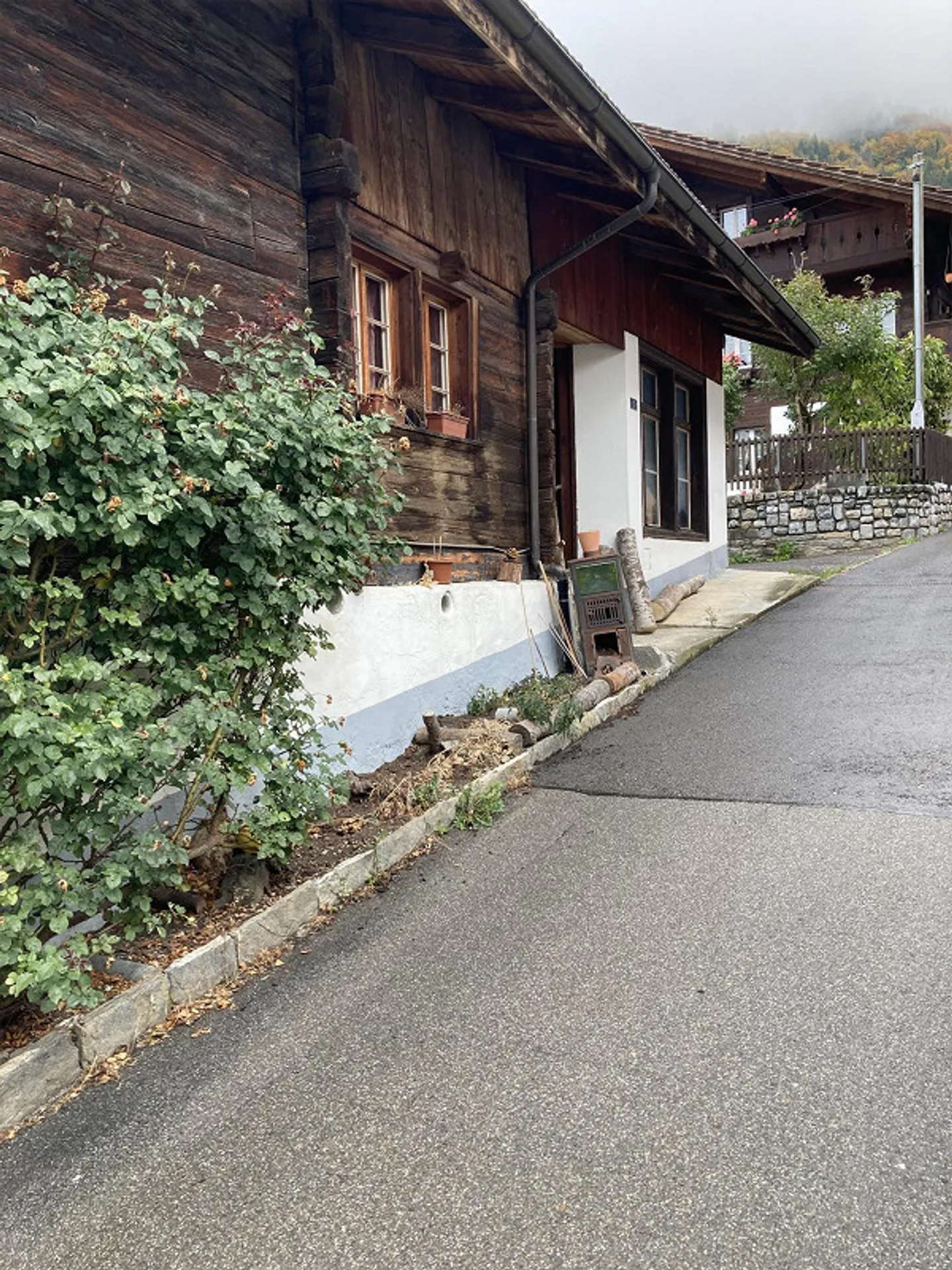 Semi-Detached House in Brienzwiler Village for Rent - Photo 4 of 4