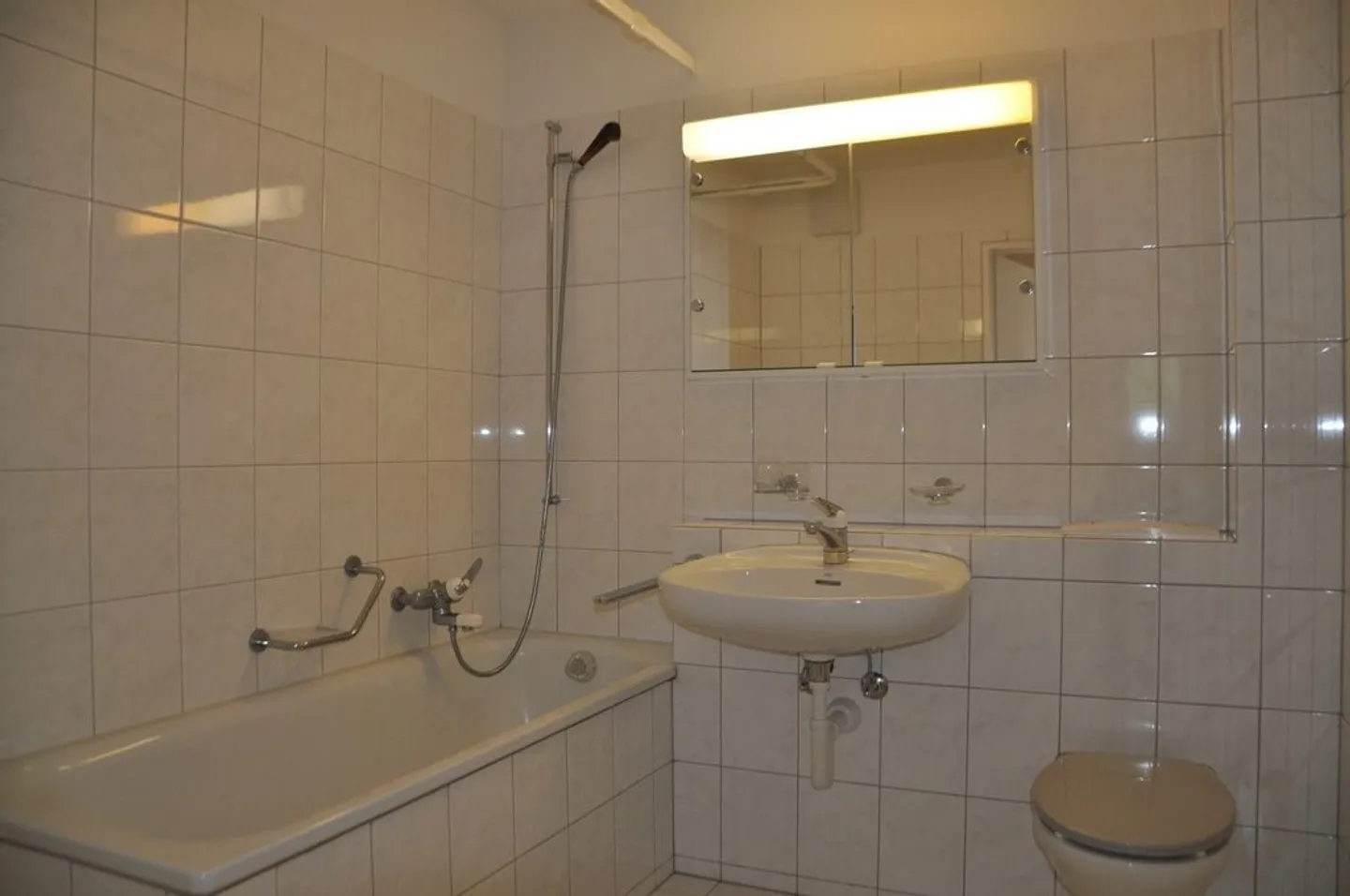 Charming Apartment in St. Gallen - Photo 7 of 9