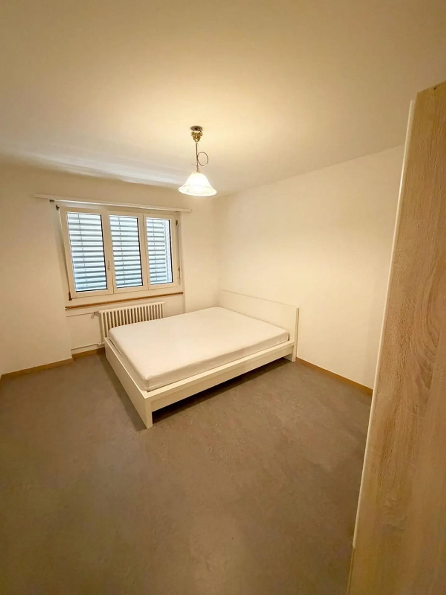 Spacious and sunny with beautiful mountain panorama! - Photo 5 of 9