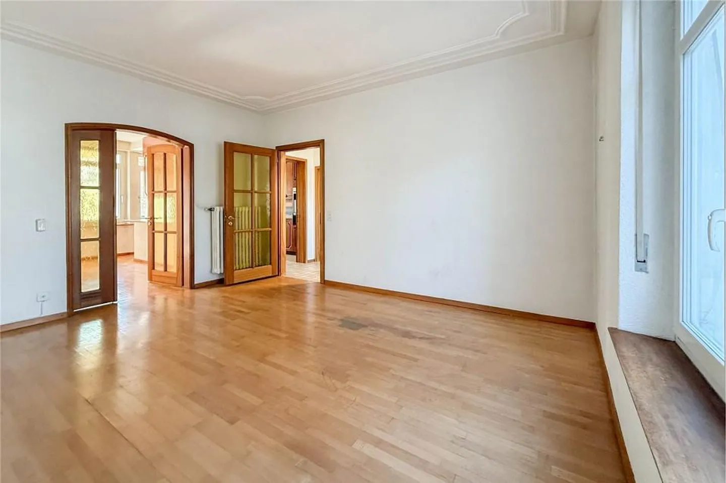 Charming townhouse with 8.5 rooms for sale in the Neubad district - Photo 2 of 13