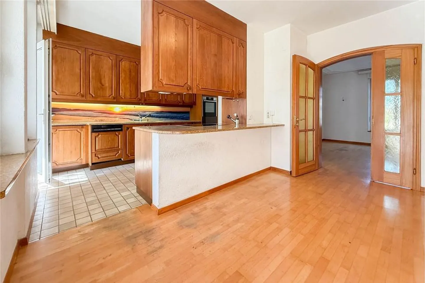 Charming townhouse with 8.5 rooms for sale in the Neubad district - Photo 3 of 13