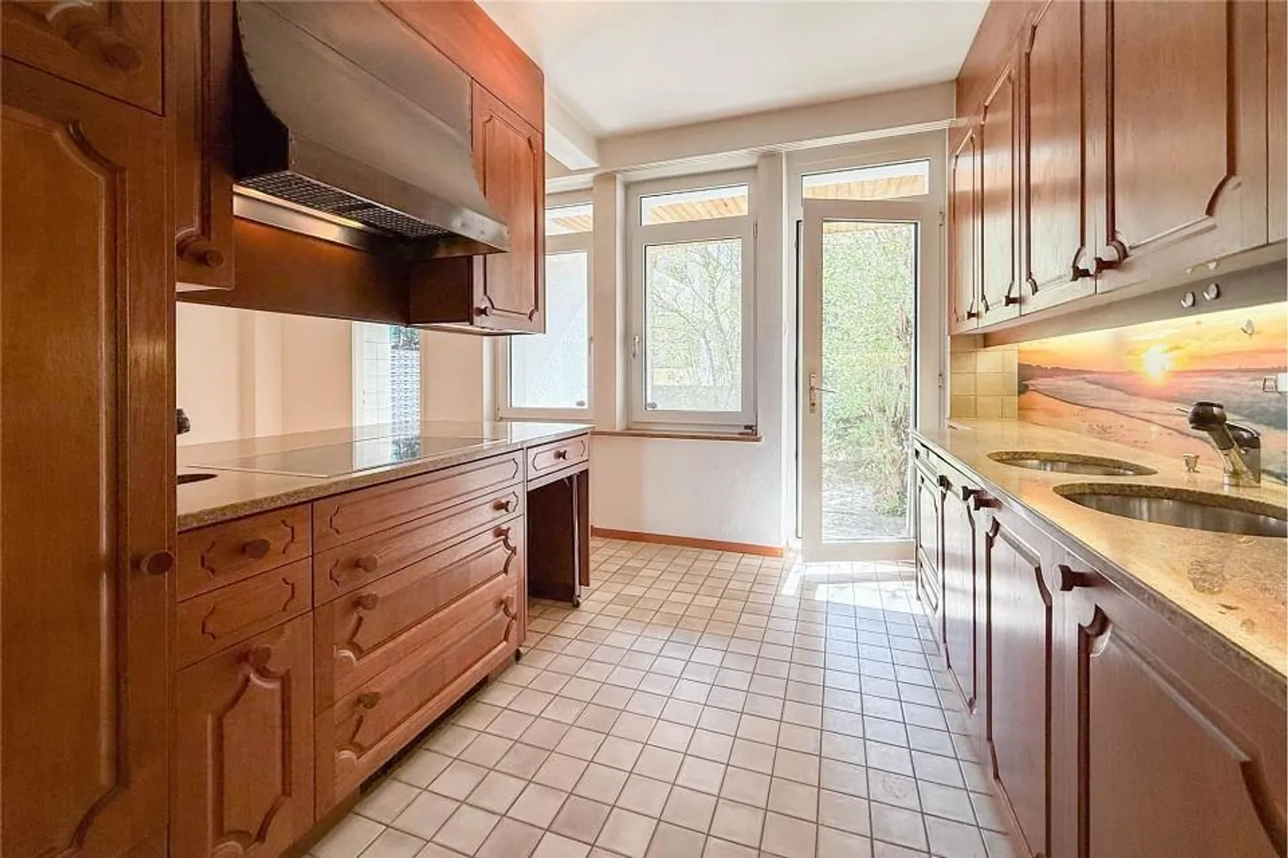 Charming townhouse with 8.5 rooms for sale in the Neubad district - Photo 6 of 13