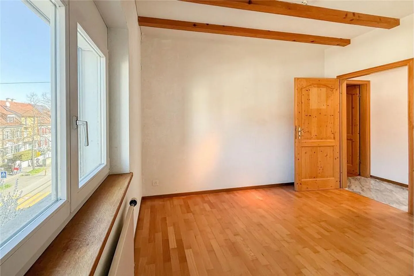 Charming townhouse with 8.5 rooms for sale in the Neubad district - Photo 10 of 13