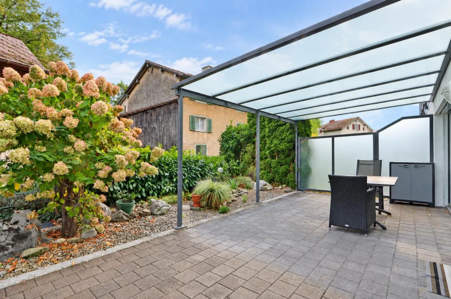 Appartement 2,5 pièces avec coin salon confortable et places de parking en sous-sol à Netstal, commune de Glarus - Photo 4 sur 17
