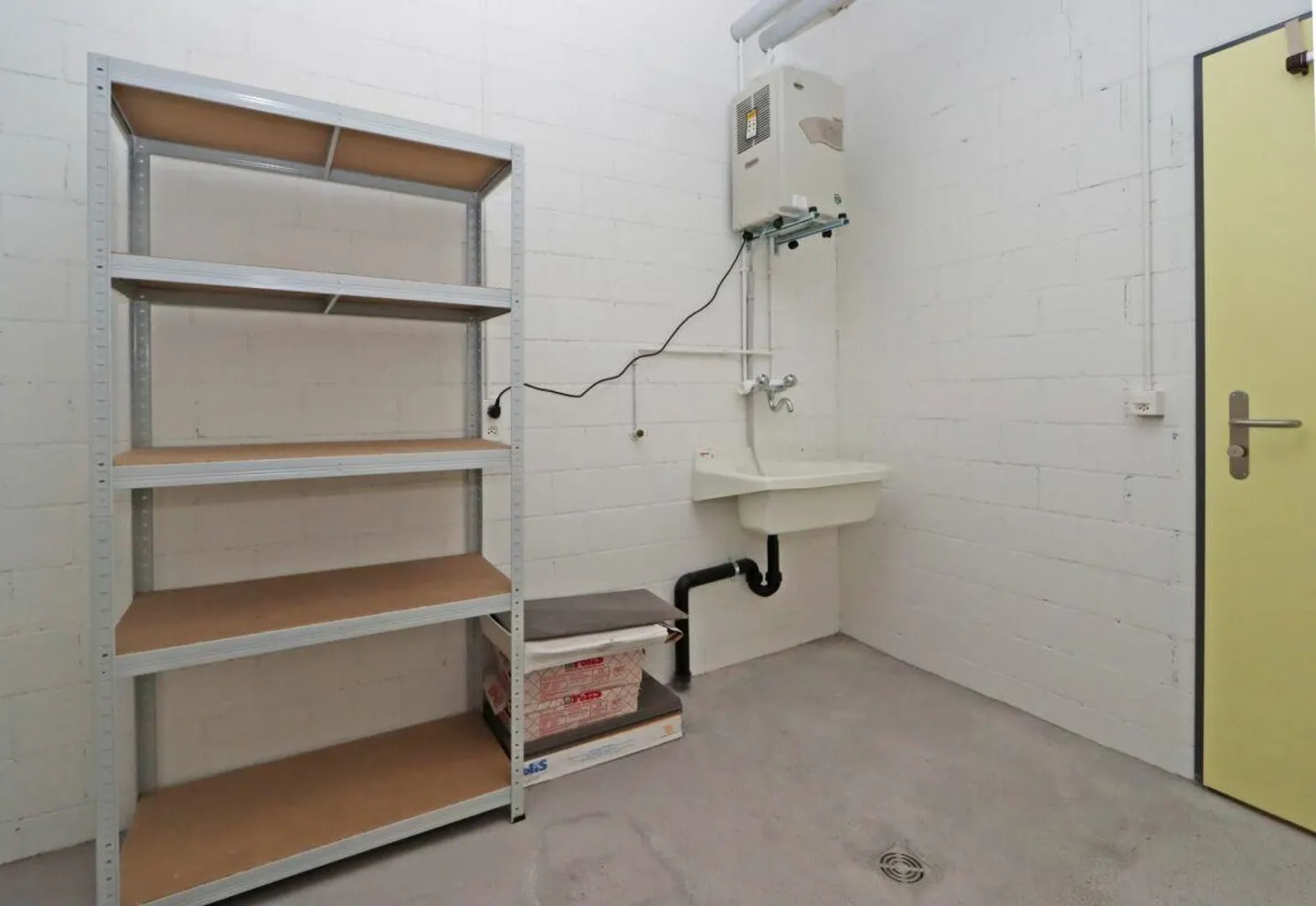 Appartement 2,5 pièces avec coin salon confortable et places de parking en sous-sol à Netstal, commune de Glarus - Photo 15 sur 17