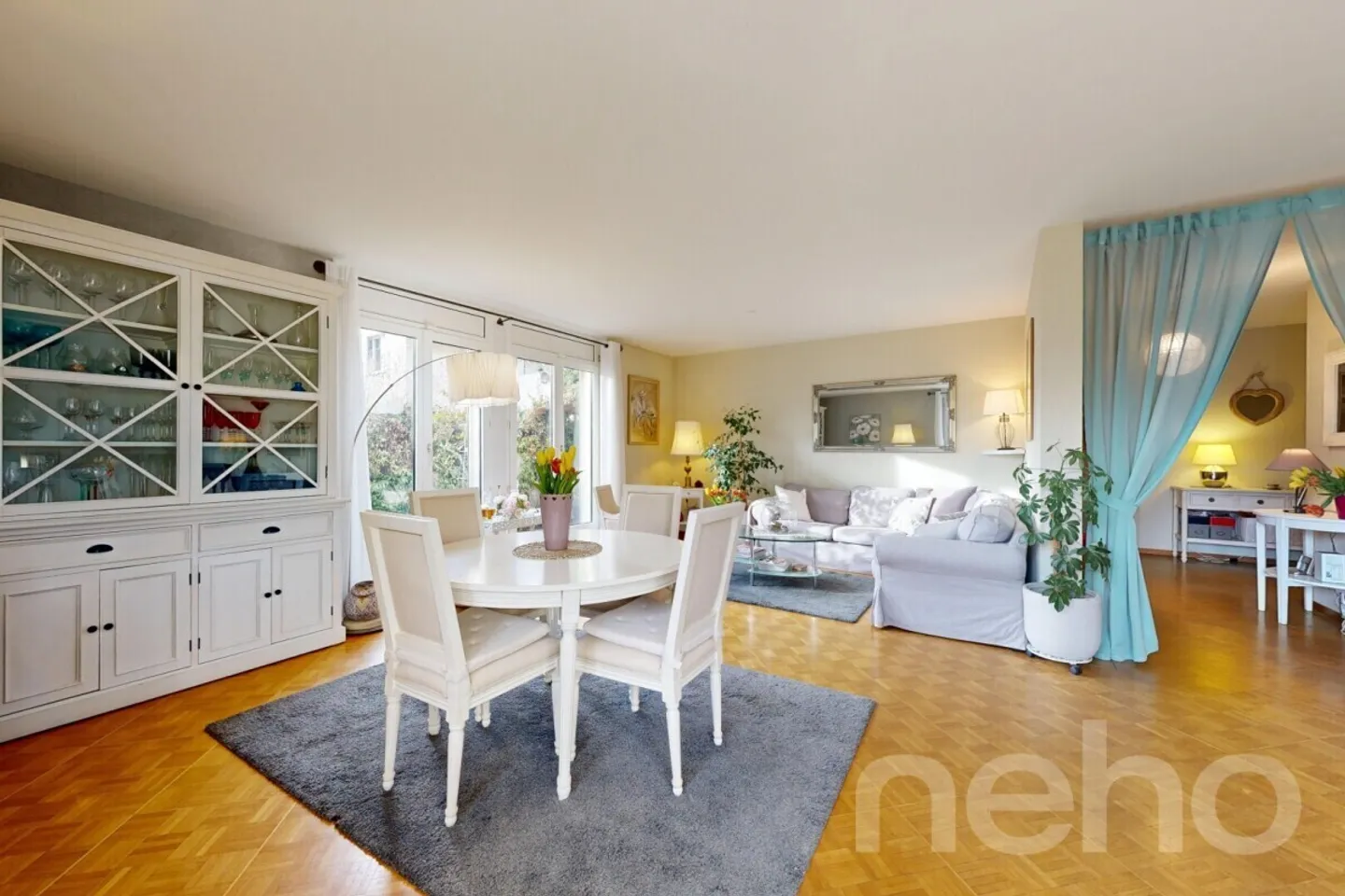 Magnificent family villa with pool and large garden - Photo 5 of 12